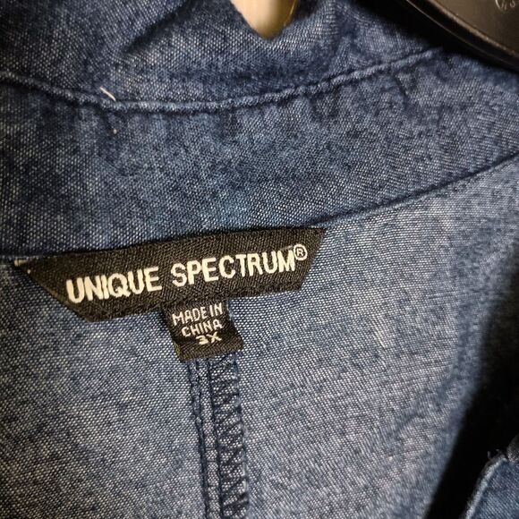 Unique Spectrum Womens Blouse Size 3x Chambray Denim Floral Button Front - Picture 5 of 6